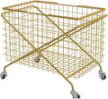 Le panier a linge qui se deplace sur roulettes, avec des elements metalliques